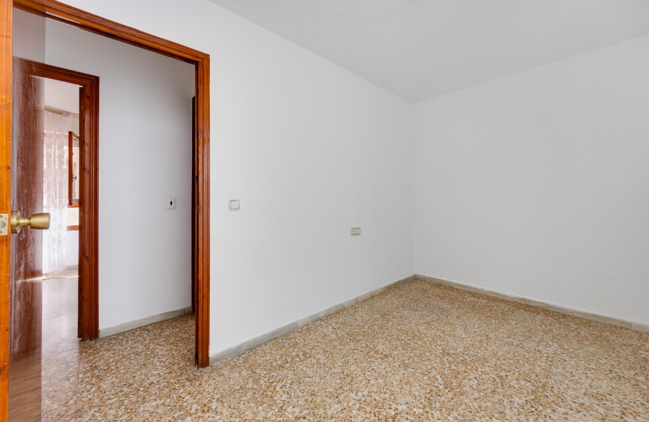 Resale - Apartment - Torrevieja - Playa del Acequión