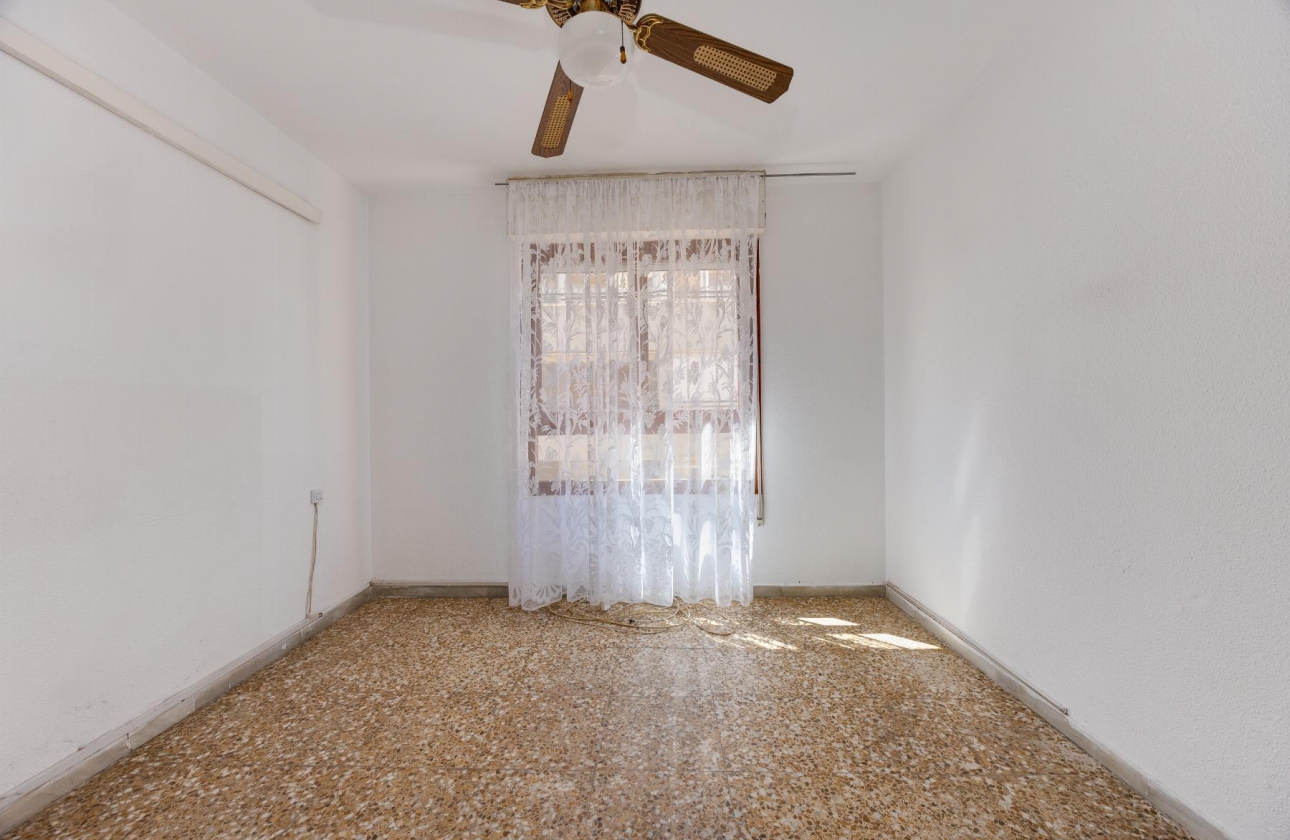 Resale - Apartment - Torrevieja - Playa del Acequión