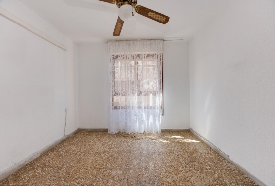 Resale - Apartment - Torrevieja - Playa del Acequión