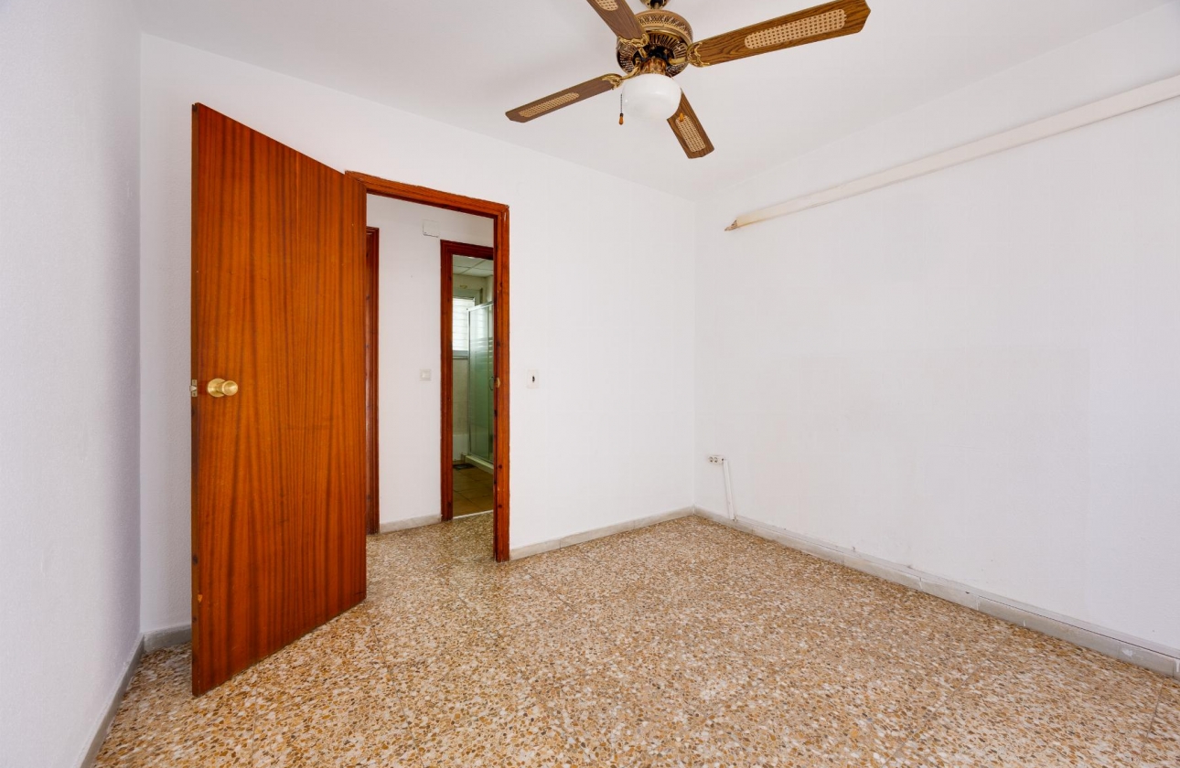 Resale - Apartment - Torrevieja - Playa del Acequión