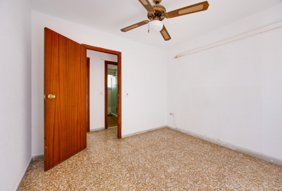 Resale - Apartment - Torrevieja - Playa del Acequión