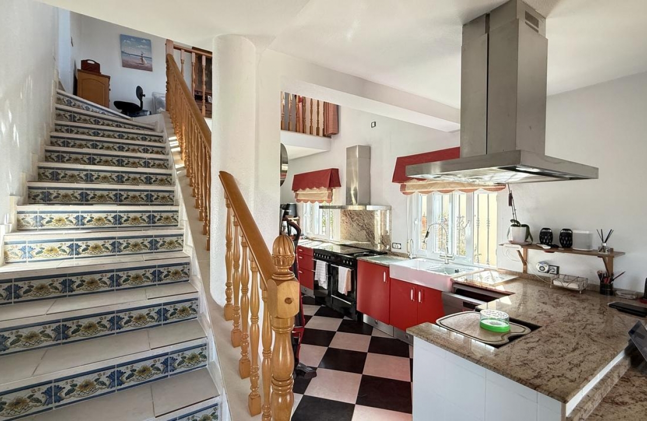 Resale - Villa - Dehesa de Campoamor - Las Ramblas Golf