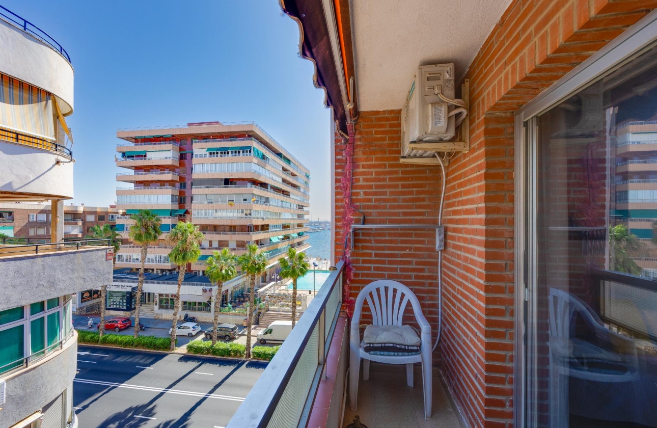 Resale - Apartment - Torrevieja - Playa del Acequión