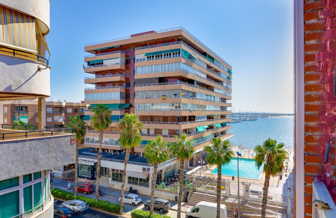 Resale - Apartment - Torrevieja - Playa del Acequión