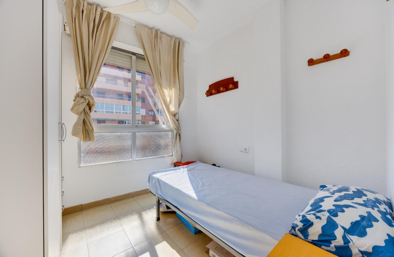Resale - Apartment - Torrevieja - Playa del Acequión