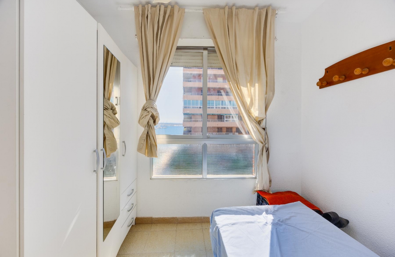 Resale - Apartment - Torrevieja - Playa del Acequión