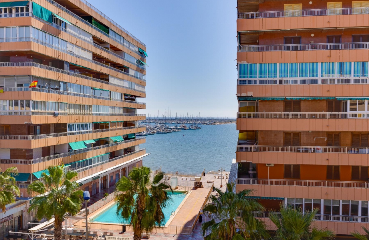 Resale - Apartment - Torrevieja - Playa del Acequión