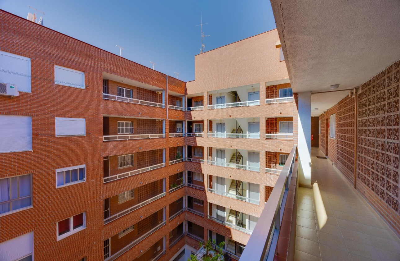 Resale - Apartment - Torrevieja - Playa del Acequión