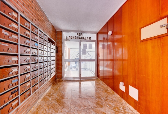 Resale - Apartment - Torrevieja - Playa del Acequión