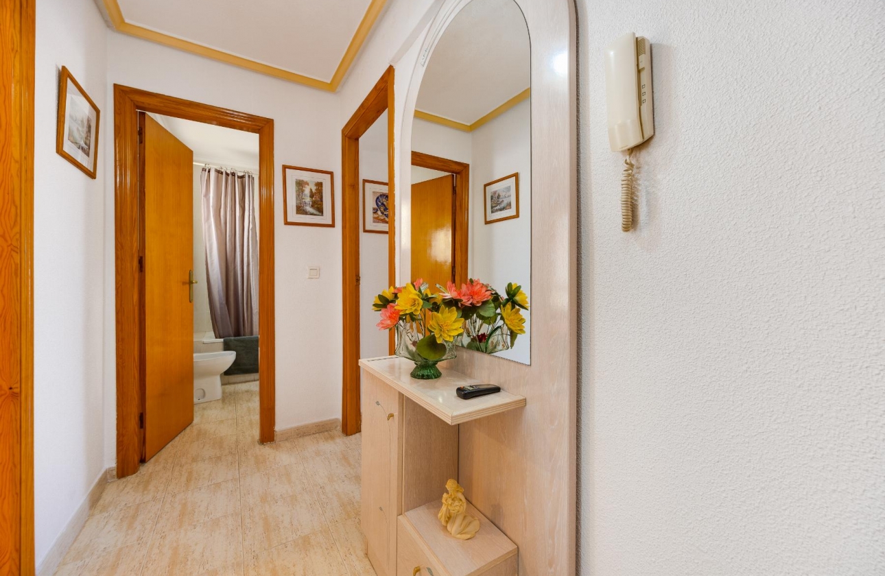 Resale - Apartment - Torrevieja - Playa del Acequión