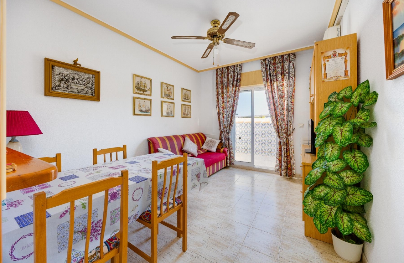 Resale - Apartment - Torrevieja - Playa del Acequión