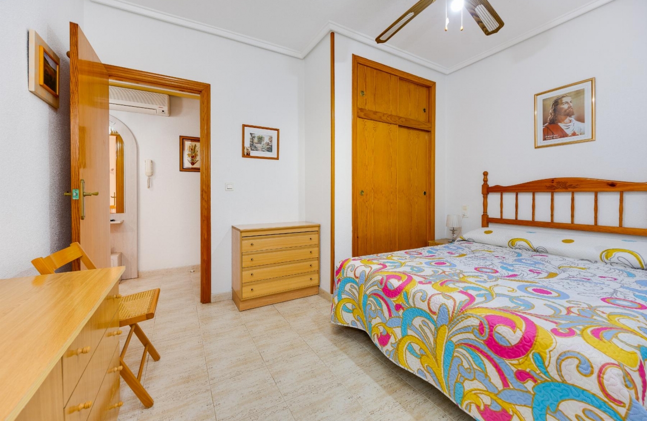 Resale - Apartment - Torrevieja - Playa del Acequión