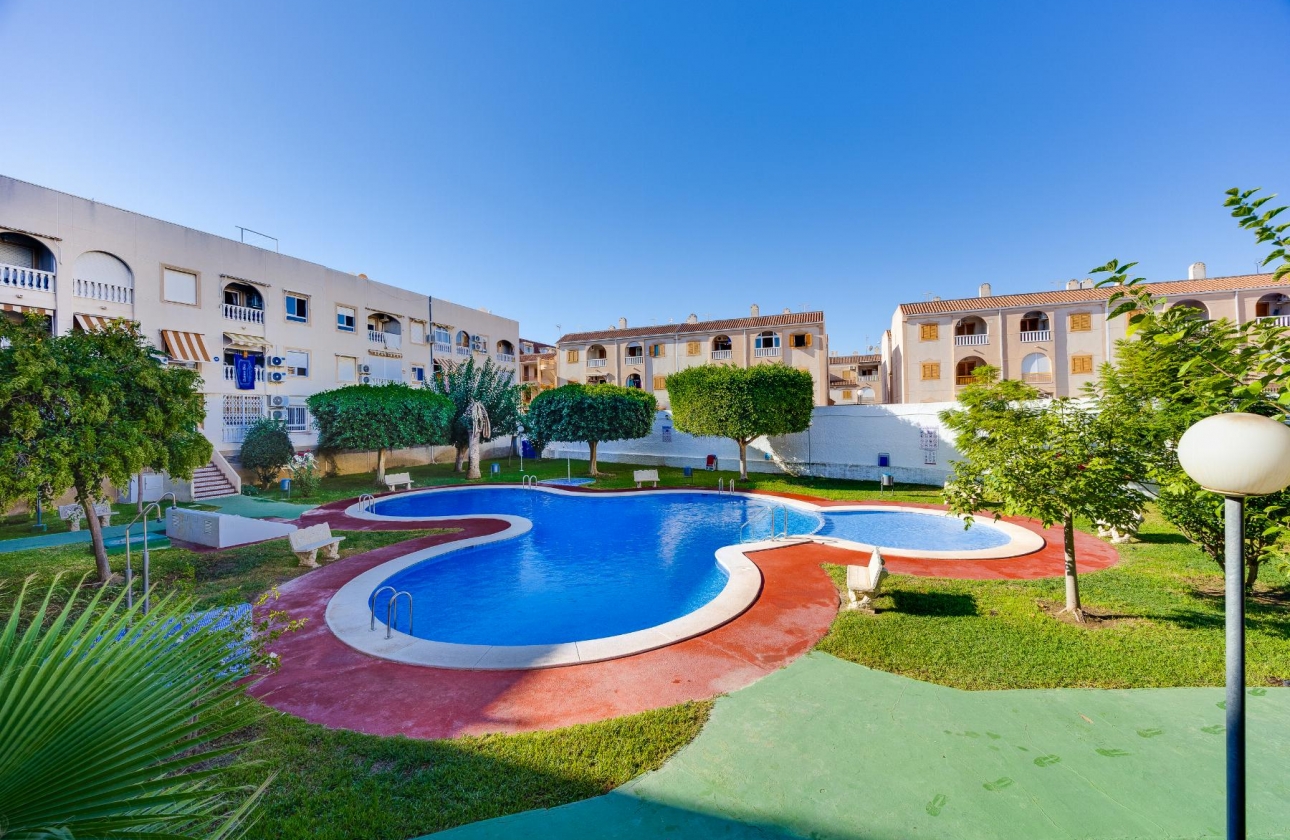 Resale - Apartment - Torrevieja - Playa del Acequión