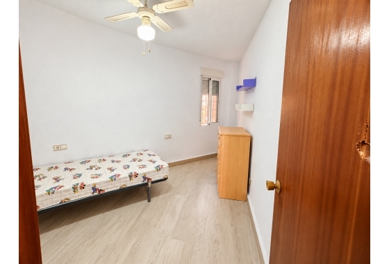 Resale - Apartment - Torrevieja - Playa de los Náufragos