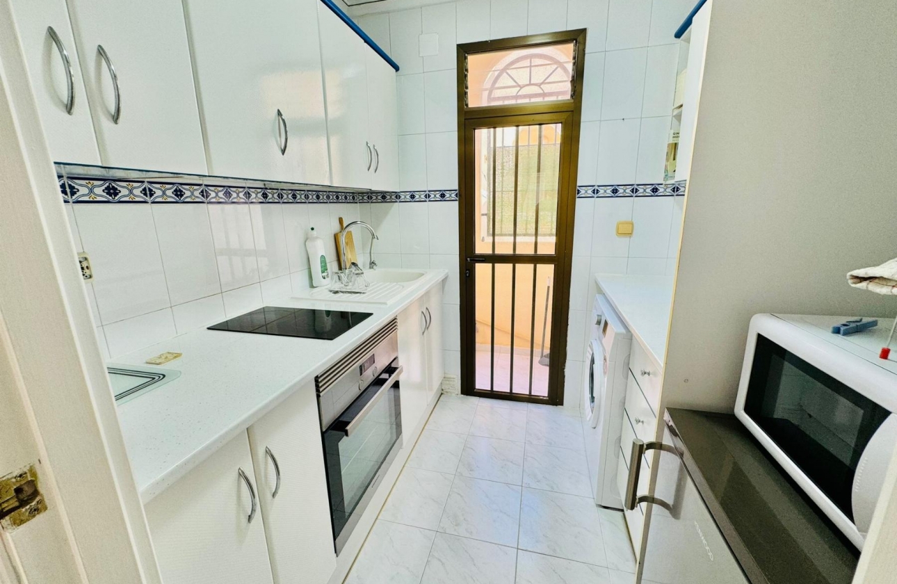 Reventa - APARTAMENTO - Torrevieja - La Veleta