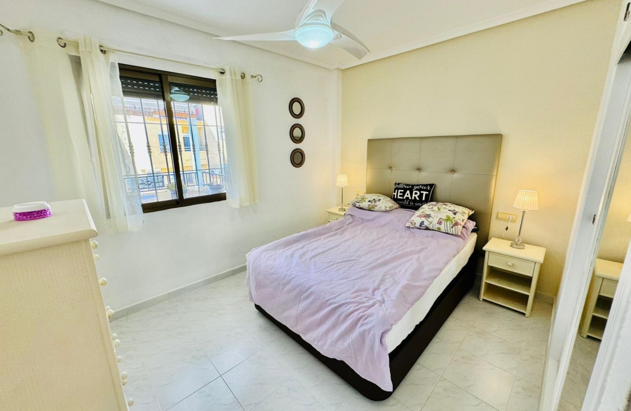 Reventa - APARTAMENTO - Torrevieja - La Veleta