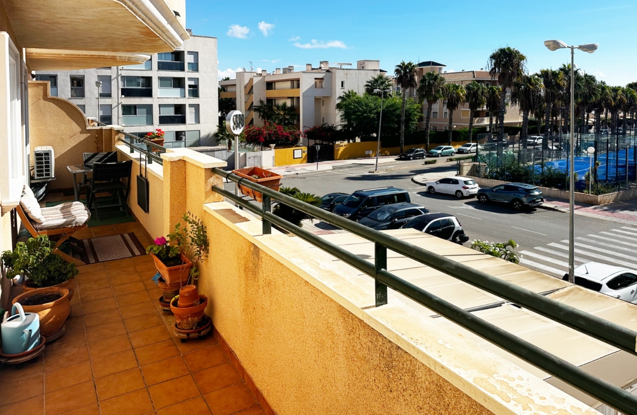 Resale - Apartment - Orihuela Costa - Aguamarina