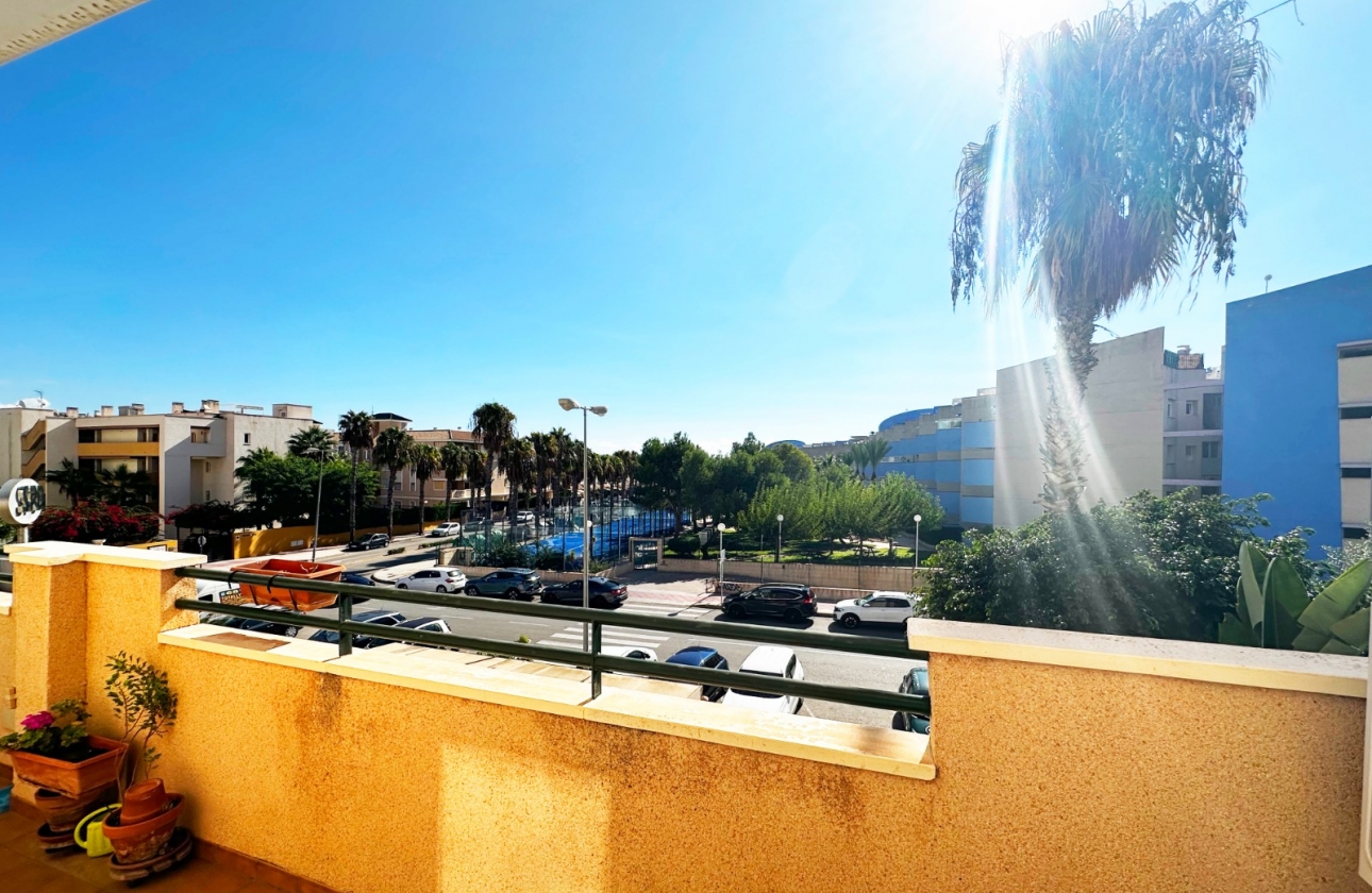 Resale - Apartment - Orihuela Costa - Aguamarina