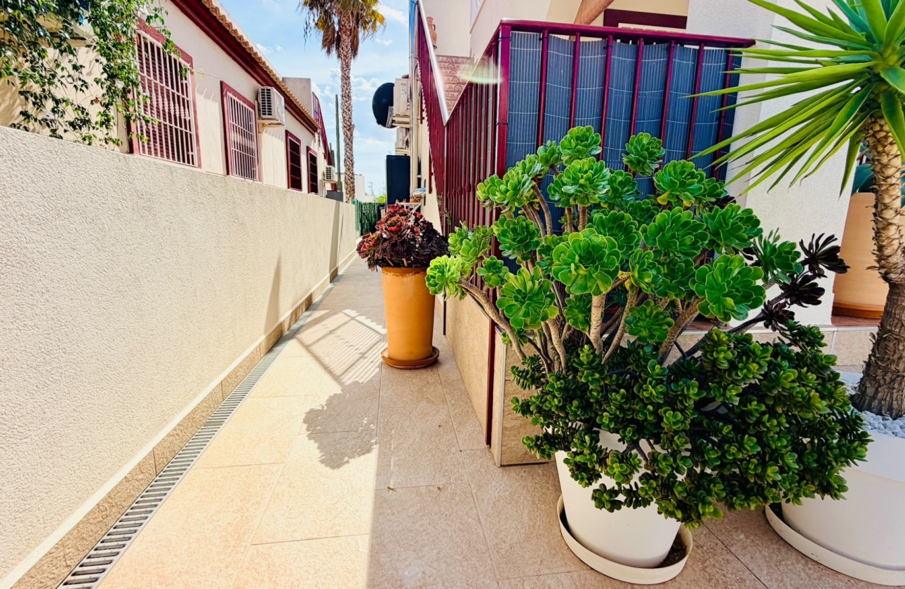 Resale - Villa - Daya Vieja