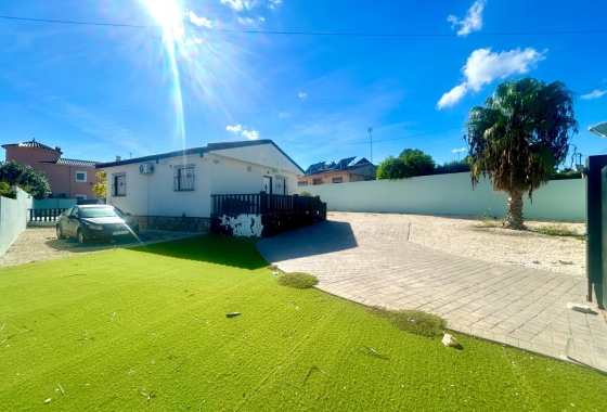 Resale - Villa - Pilar de la Horadada - Pinar de Campoverde