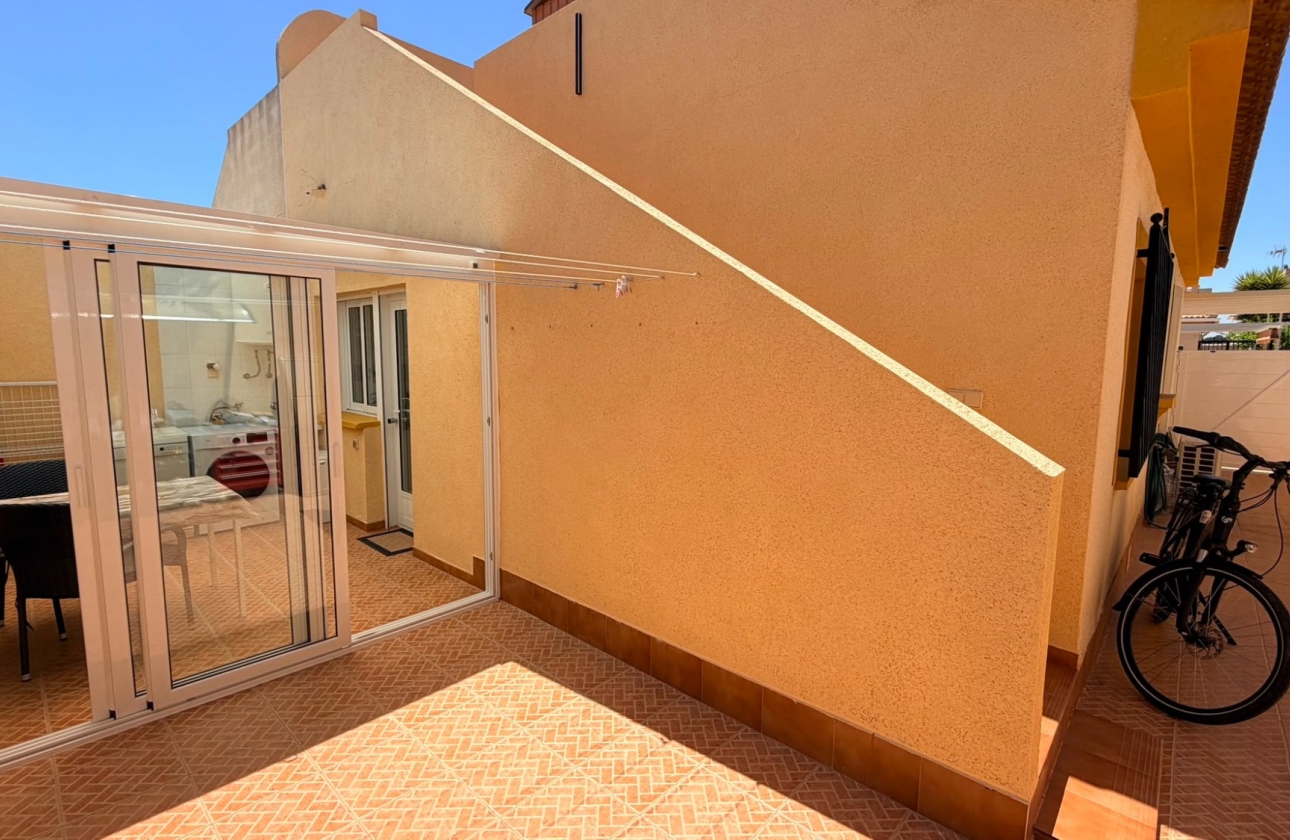 Resale - Villa - Los Montesinos - Urbanizacion montesol