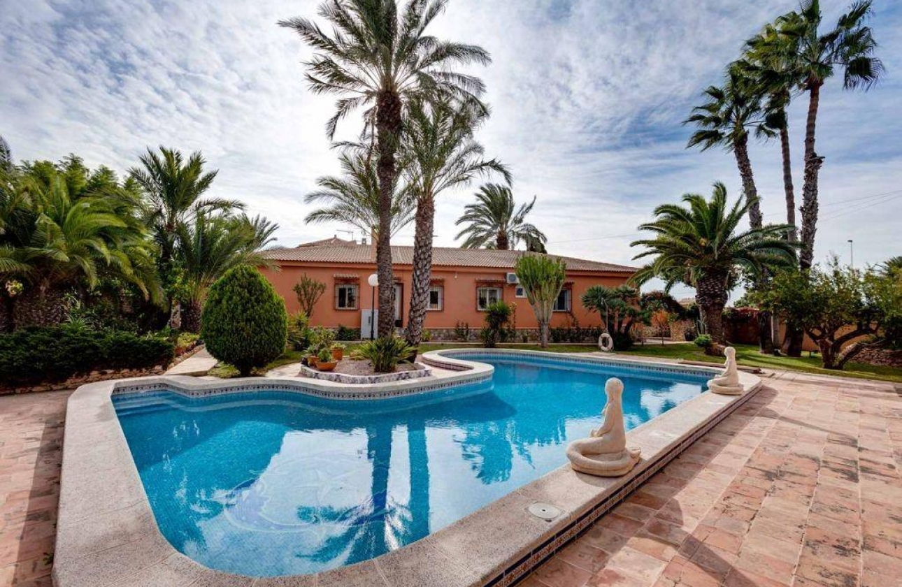 Resale - Villa - Torrevieja - La Siesta - El Salado - Torreta