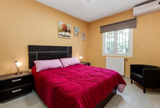 Resale - Villa - Torrevieja - La Siesta - El Salado - Torreta
