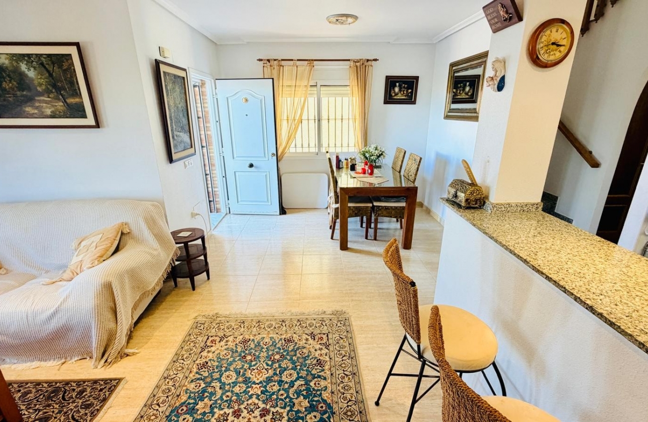 Resale - Villa - Los Montesinos - La Herrada