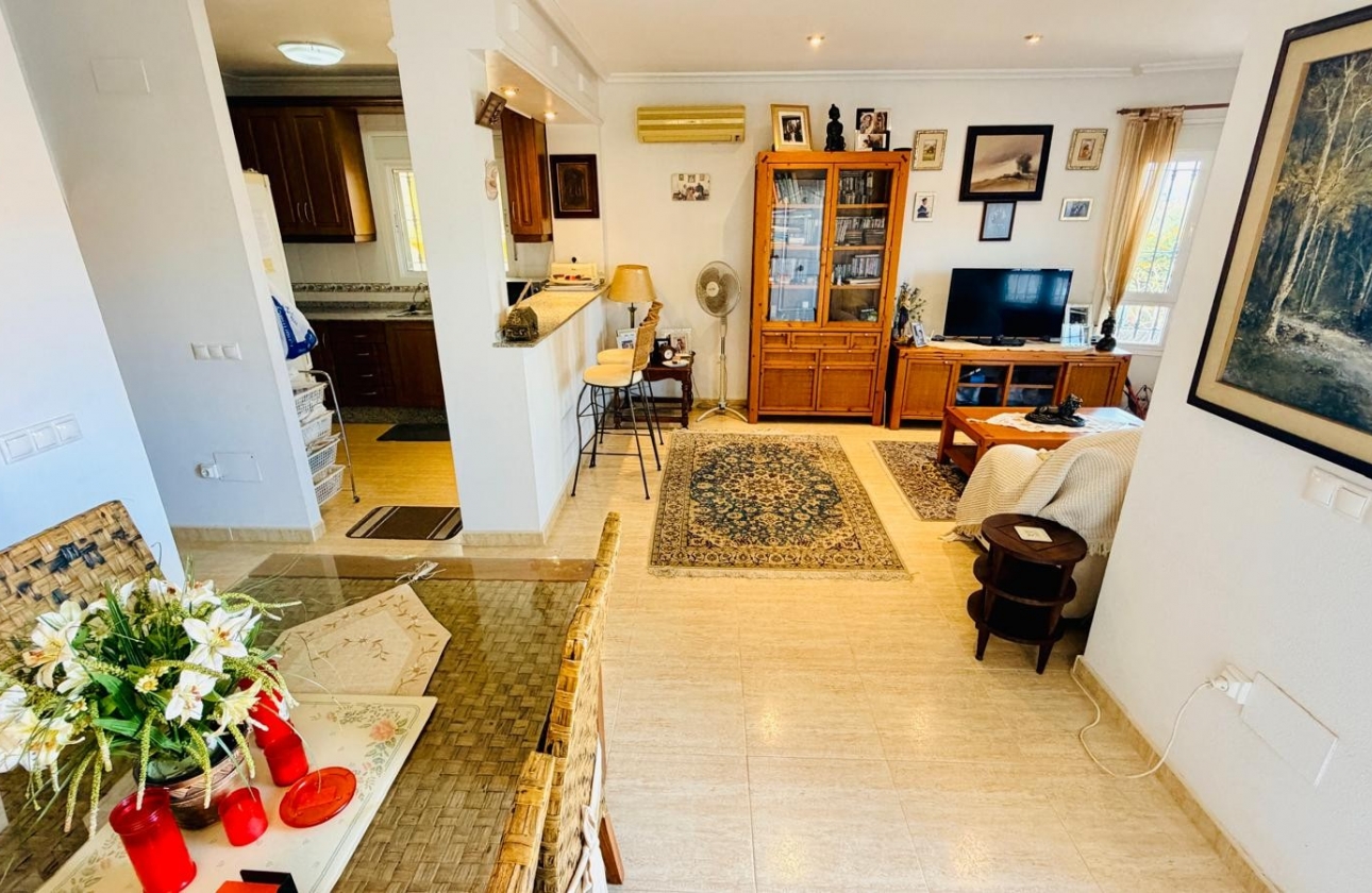 Resale - Villa - Los Montesinos - La Herrada