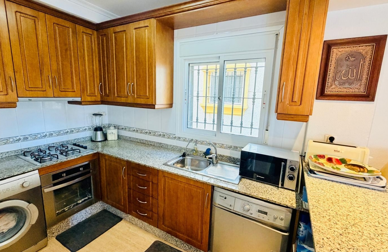 Resale - Villa - Los Montesinos - La Herrada