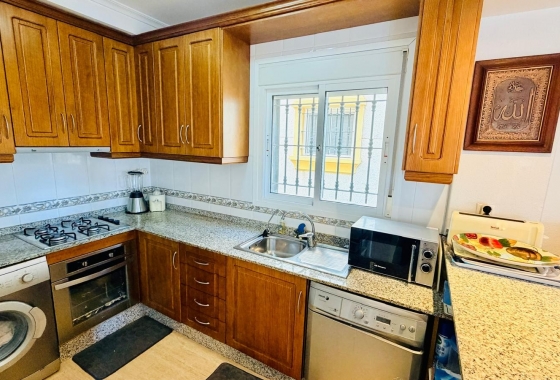 Resale - Villa - Los Montesinos - La Herrada