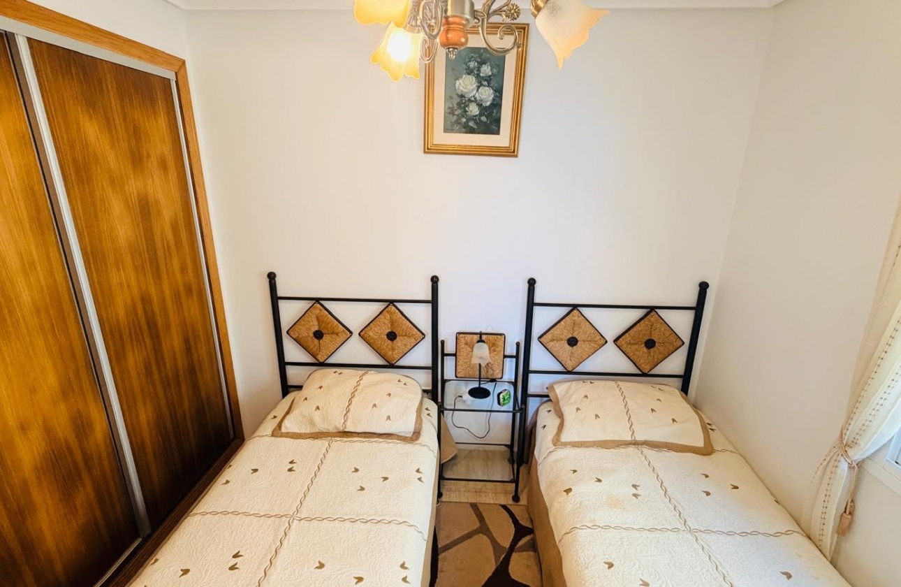 Resale - Villa - Los Montesinos - La Herrada