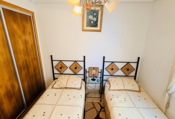 Resale - Villa - Los Montesinos - La Herrada