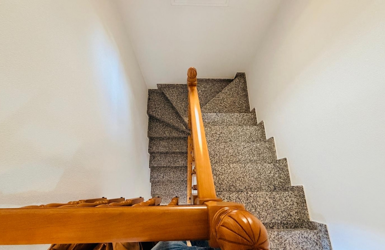 Resale - Villa - Los Montesinos - La Herrada