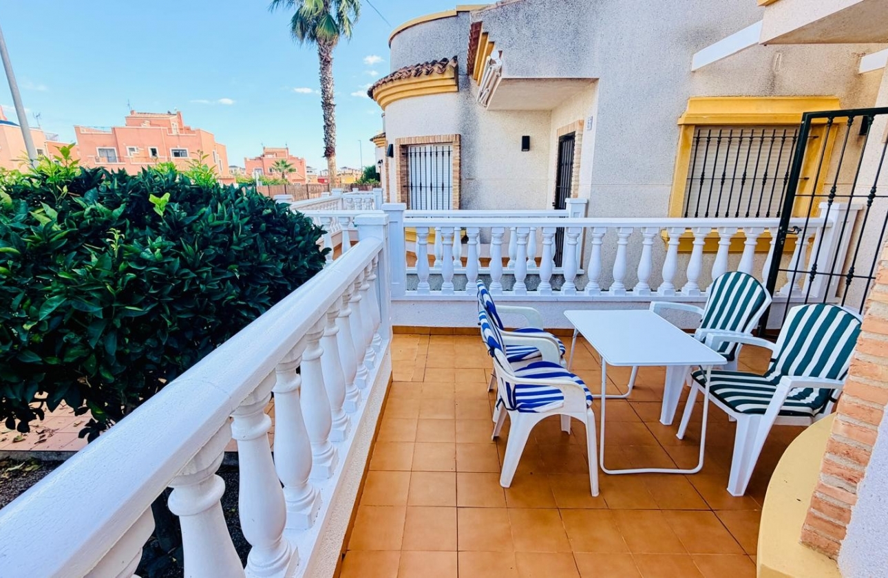 Resale - Villa - Los Montesinos - La Herrada