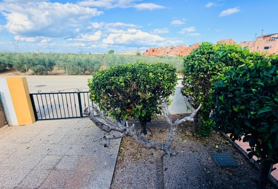 Resale - Villa - Los Montesinos - La Herrada
