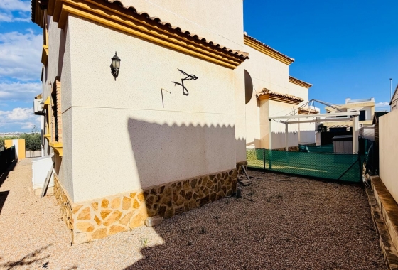 Resale - Villa - Los Montesinos - La Herrada