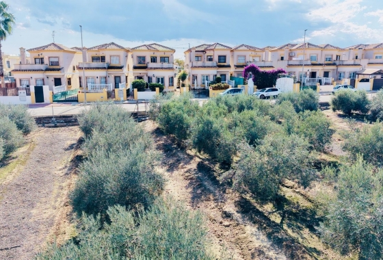 Resale - Villa - Los Montesinos - La Herrada