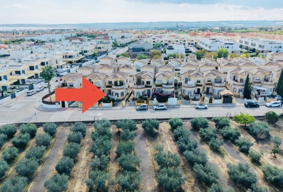 Resale - Villa - Los Montesinos - La Herrada