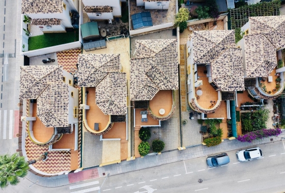 Resale - Villa - Los Montesinos - La Herrada