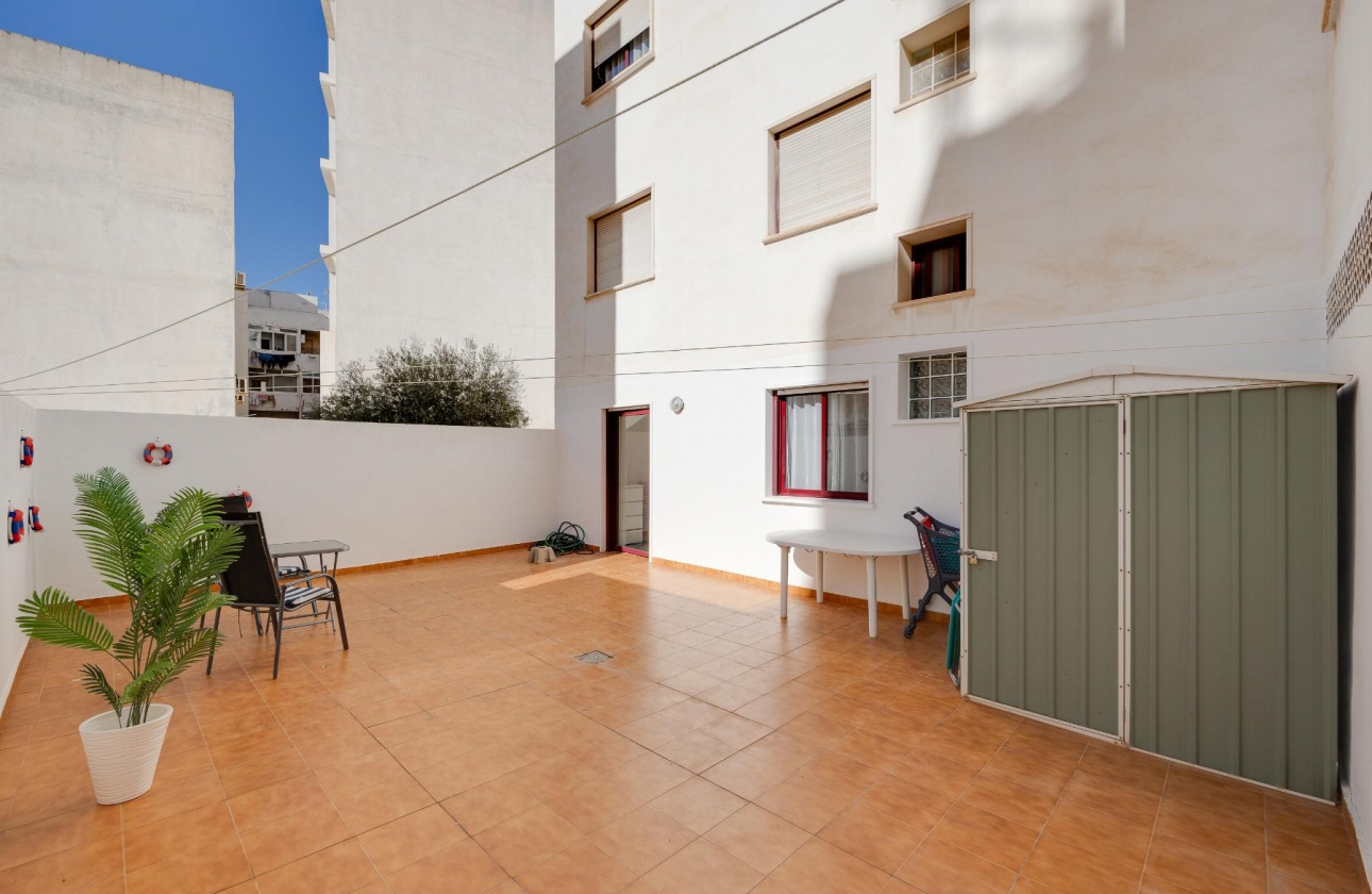 Resale - APARTAMENTO - Torrevieja - Playa del Cura