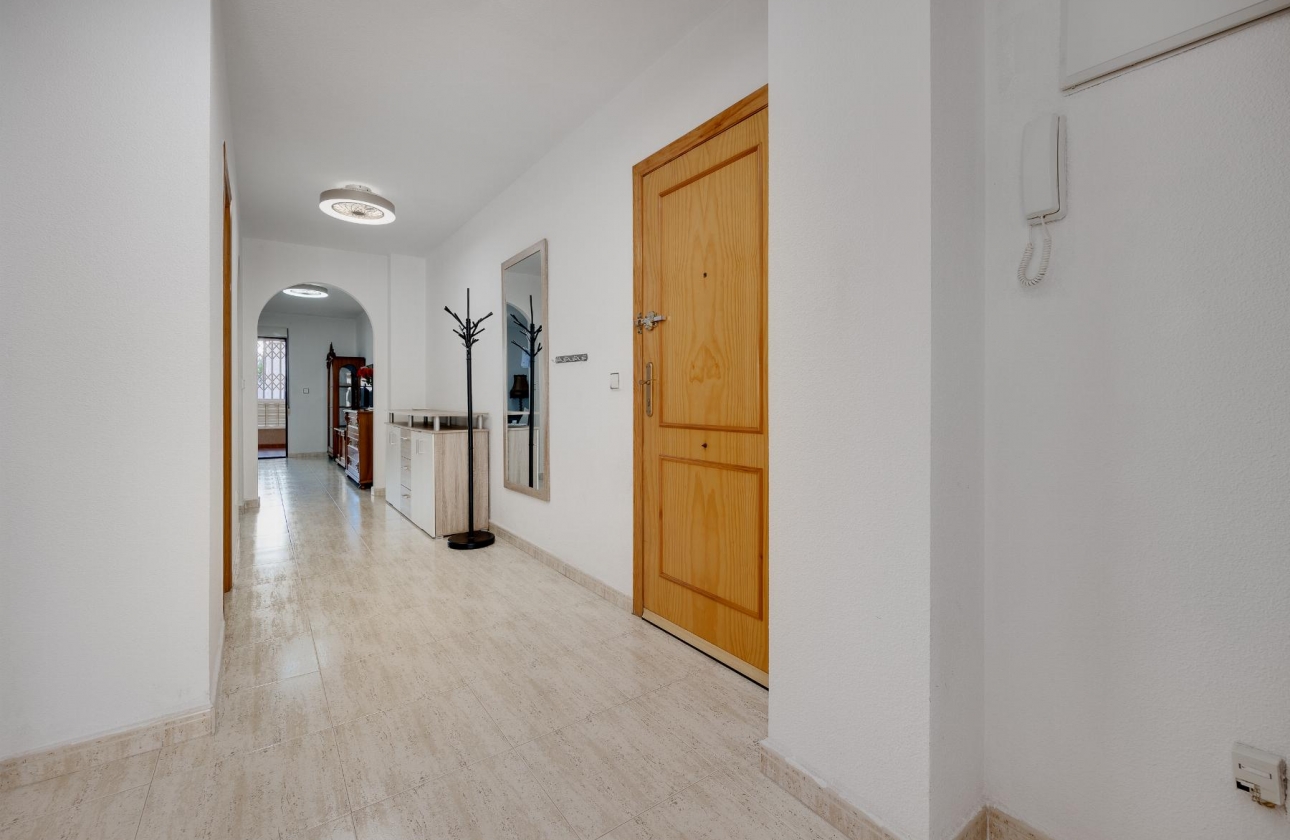 Resale - APARTAMENTO - Torrevieja - Playa del Cura