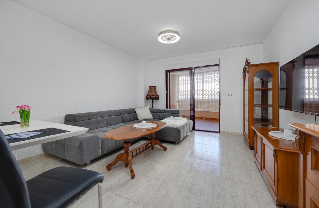 Resale - APARTAMENTO - Torrevieja - Playa del Cura