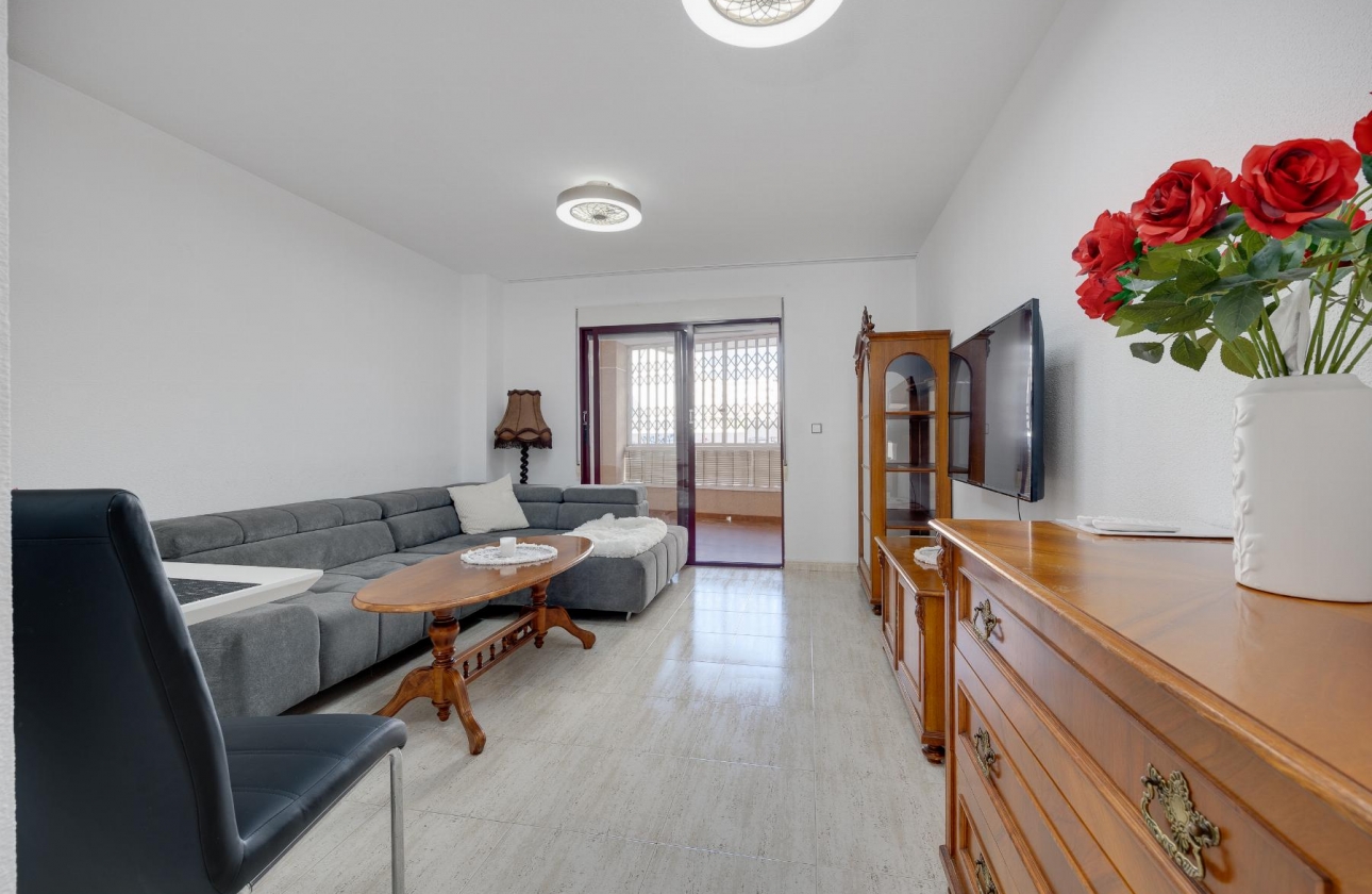 Resale - APARTAMENTO - Torrevieja - Playa del Cura