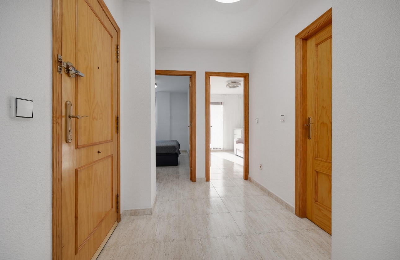 Resale - APARTAMENTO - Torrevieja - Playa del Cura