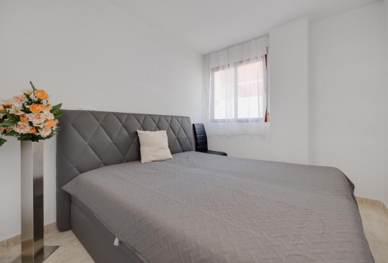 Resale - APARTAMENTO - Torrevieja - Playa del Cura