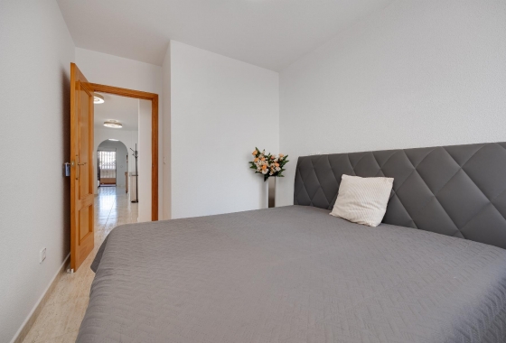 Resale - APARTAMENTO - Torrevieja - Playa del Cura