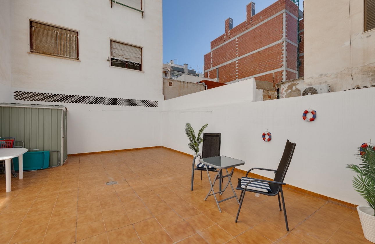 Resale - APARTAMENTO - Torrevieja - Playa del Cura