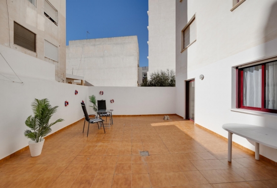 Resale - APARTAMENTO - Torrevieja - Playa del Cura