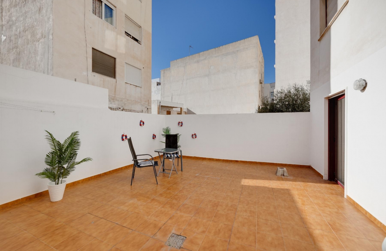 Resale - APARTAMENTO - Torrevieja - Playa del Cura